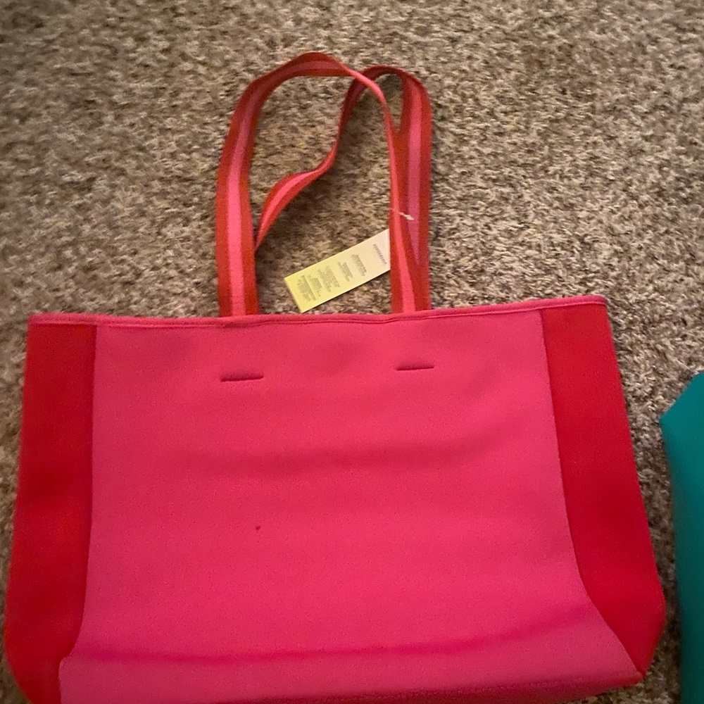 Chic Pink Everyday Toteโ Bag